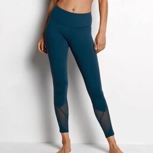 Victoria's Secret Sport Knockout High-Waisted Teal Scallop Mesh Leggings XS